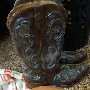 Size 10 women's ropers